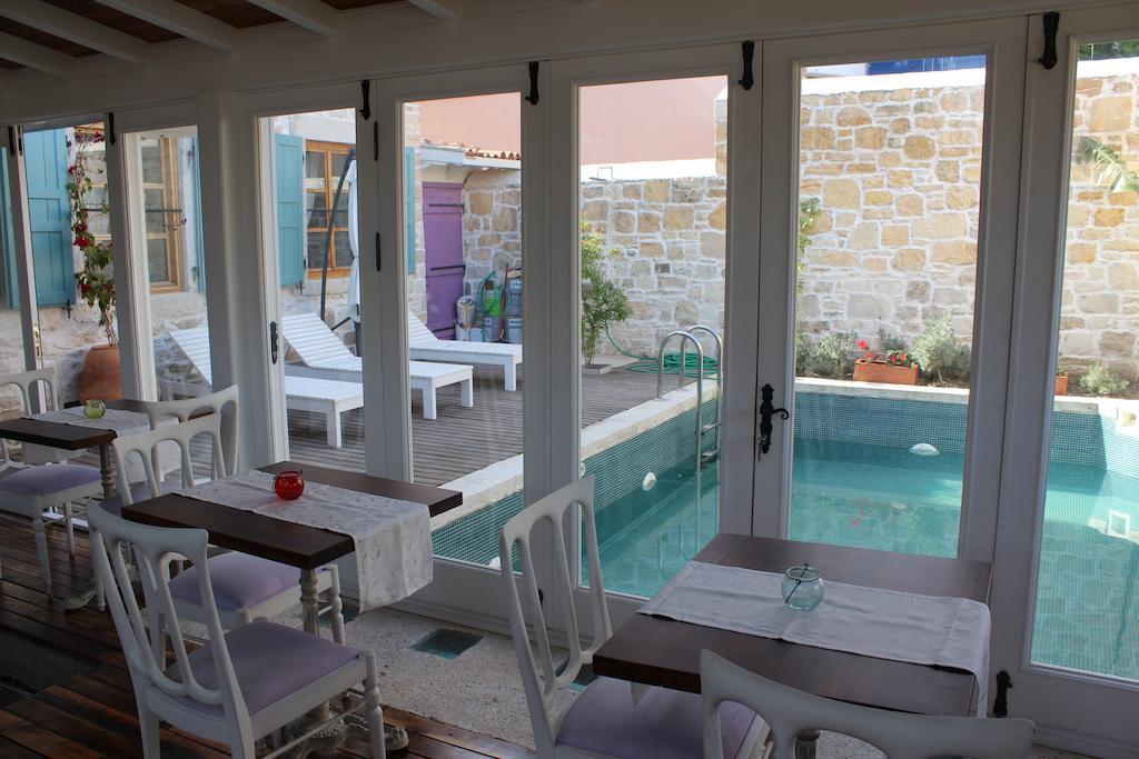 Eski Tas Hotel Çeşme Εξωτερικό φωτογραφία