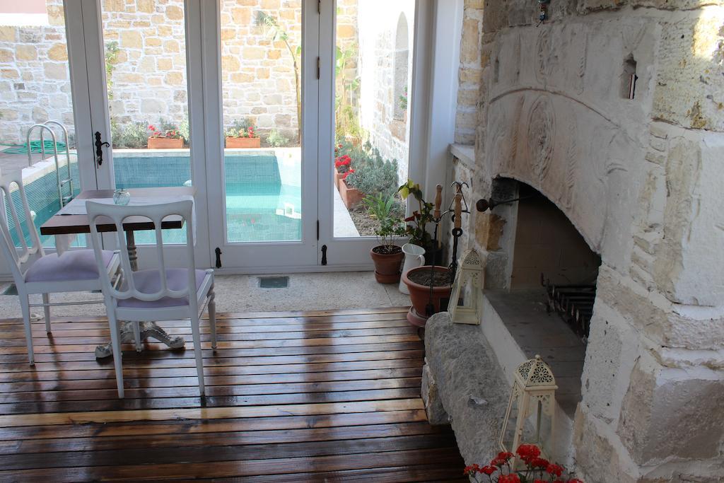Eski Tas Hotel Çeşme Εξωτερικό φωτογραφία
