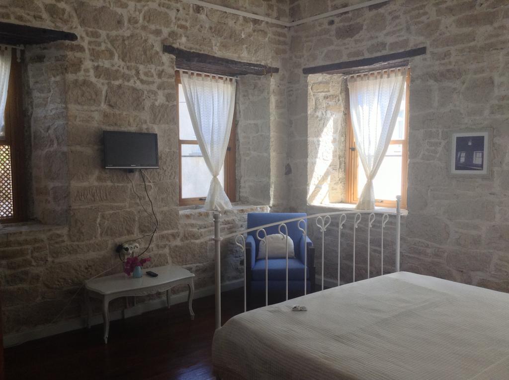 Eski Tas Hotel Çeşme Δωμάτιο φωτογραφία